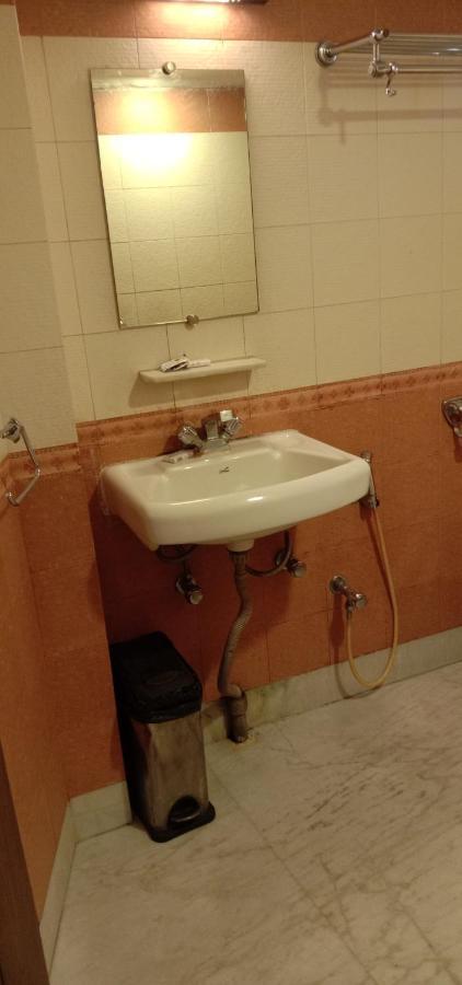 Hotel Aston Колката Екстер'єр фото